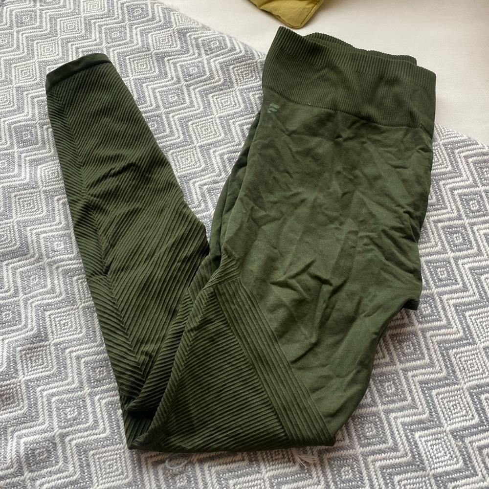 Fabletics Hunter Green Textured Leggings Size Medium High Waisted